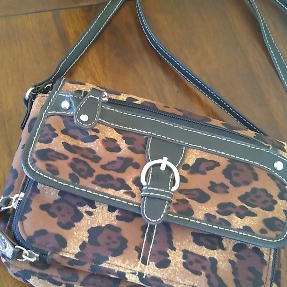Leopard Canvas Crossbody - Picture 4 of 8